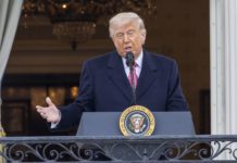 Trump anuncia que Irán permitirá el paso de buques petroleros