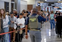 Despliegue de agentes de ICE en aeropuertos de EE.UU. para apoyar a TSA