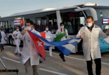 México continuará el programa de médicos cubanos