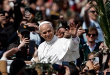 La Casa Blanca defiende la oración en tiempos de conflicto