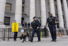 Postergan el juicio estatal de Luigi Mangione para septiembre