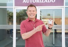 Julio César Chávez promueve la licencia permanente de conducir en Sinaloa