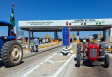 Productores agrícolas levantan casetas de peaje en Sinaloa para exigir precios justos