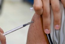 Jornada de Vacunación Refuerza la Salud en Preparatoria Flores Magón