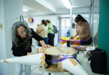 Culiacán celebra el Mes de la Niñez con taller de piñatas