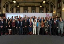 Gobierno mexicano acuerda reducción del diésel a 27 pesos por litro