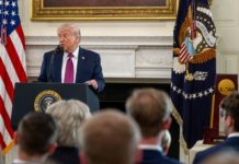 Trump recita la Biblia en contexto de tensiones con Irán y el papa