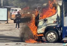 Comuneros de Arantepacua protestan con violencia en Morelia
