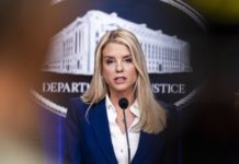 Destitución de la Fiscal General Pam Bondi por parte de Donald Trump