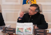 Petro critica sanciones de EE.UU. como herramienta política