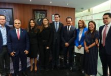 Roberto Velasco se prepara para su ratificación como nuevo canciller