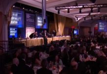 Trump es evacuado de cena de corresponsales tras reportes de disparos