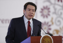 Mario Delgado busca acuerdos con estudiantes del IPN tras toma de Canal Once
