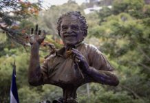 Inauguran escultura de Gabriel García Márquez en Baruta, Venezuela