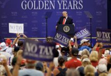 Trump desafía riesgos en su regreso a los mitines tras un intento de asesinato