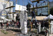 Instalan antimonumento en recuerdo de periodistas víctimas de violencia en México