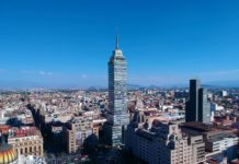 Rescate exitoso de nueve personas atrapadas en elevador de la Torre Latinoamericana