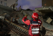 Terremoto de 6.9 impacta el norte de Japón, se suspenden trenes bala