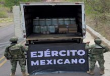 El Ejército Mexicano incauta camión lleno de sustancias químicas en Culiacán