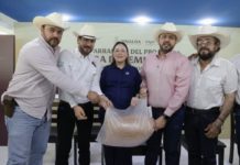Gobernadora Yeraldine Bonilla Entrega Semilla de Sorgo a Productores de Sinaloa