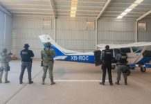 Aseguran avión con cocaína y armamento en Mexicali