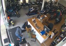 Asalto a agencia de motos en Cuernavaca registrado en video
