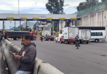 Paro nacional de transportistas afecta autopistas en México