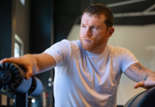 Canelo Álvarez celebra victoria de México con apuesta millonaria