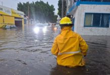 Fuerzas de emergencia atienden consecuencias de intensas lluvias en Puebla