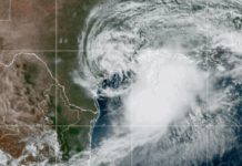 Surge la tormenta tropical Arthur, con alertas de inundaciones peligrosas