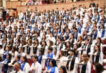 Graduación de 300 nuevos cirujanos dentistas en Culiacán
