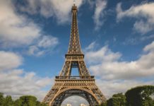 La Torre Eiffel y museos parisinos ajustan su horario por ola de calor
