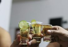 Advertencia por la venta de tequila falsificado en línea
