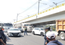 Transportistas cierran la México-Puebla en demanda de seguridad